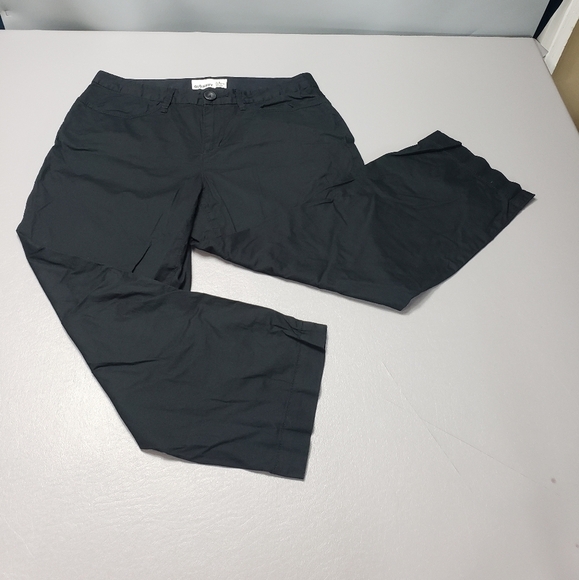3/$15 old navy solid black cropped capri pants women's size 4 - Picture 1 of 11